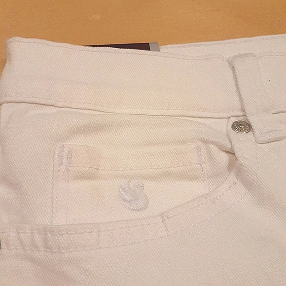 3 for $25 Bundle Sale- NWT Gloria Vanderbilt White Denim Capris, Size 10 - Picture 15 of 16